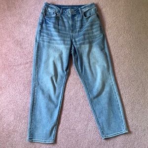 American Eagle Curvy Mom Jeans